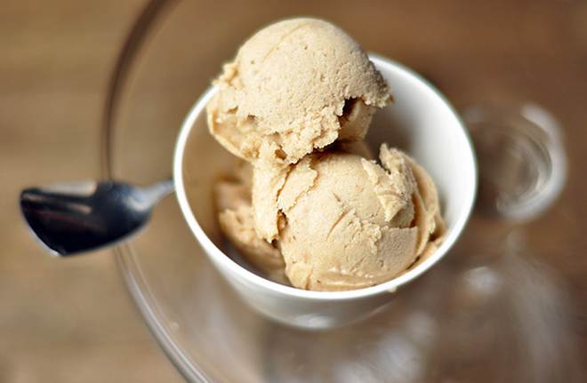 FANTASTIČAN I JEDNOSTAVAN DESERT: Sladoled bez recepta, od samo jednog sastojka!